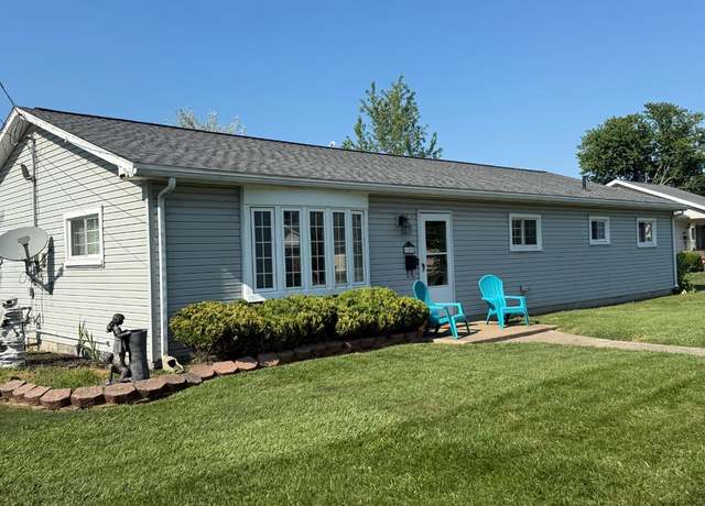 Property at 1109 E 3rd St, Port Clinton, OH 43452, 4 beds, 1.5 baths
