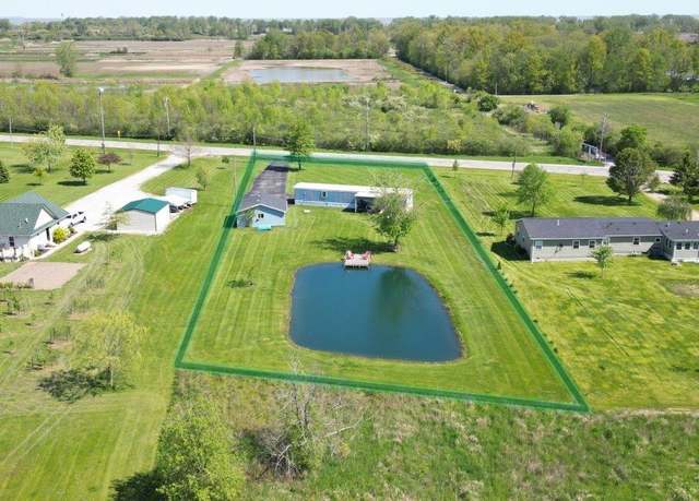 Property at 3800 W Lakeshore Dr, Port Clinton, OH 43452, 3 beds, 1 bath