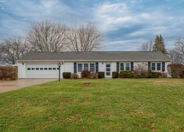 Property at 146 Thomas Dr, Fremont, OH 43420, 3 beds, 2 baths