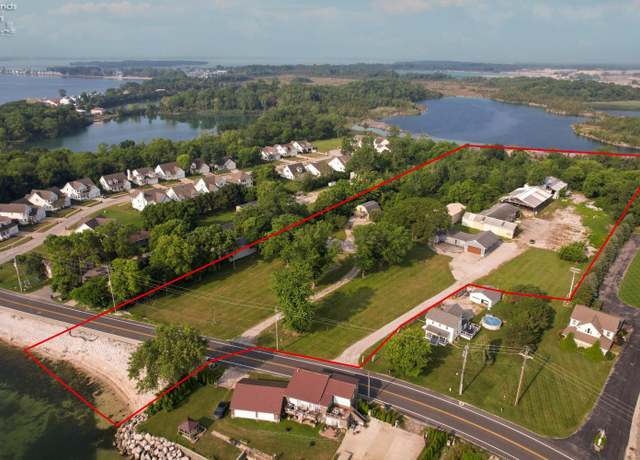 Property at 828 E Main St, Marblehead, OH 43440, 3 beds, 2 baths
