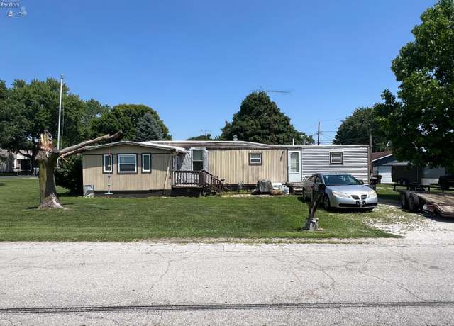 Property at 310 Vine St, Tiffin, OH 44883