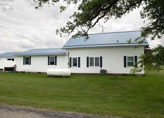 Property at 2087 County Road 216, Fremont, OH 43420, 4 beds, 1 bath