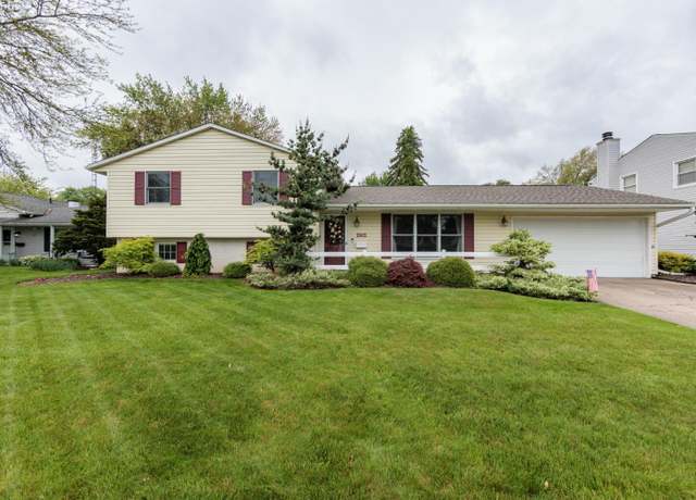 Property at 2912 Pease Ln, Sandusky, OH 44870, 3 beds, 1.5 baths