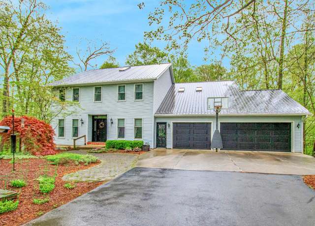 Property at 914 Wood Glen Ct, Norwalk, OH 44857, 4 beds, 3.5 baths