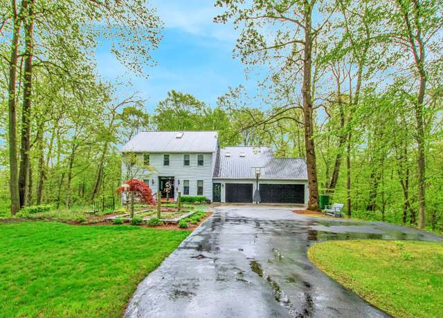 Property at 914 Wood Glen Ct, Norwalk, OH 44857, 4 beds, 3.5 baths