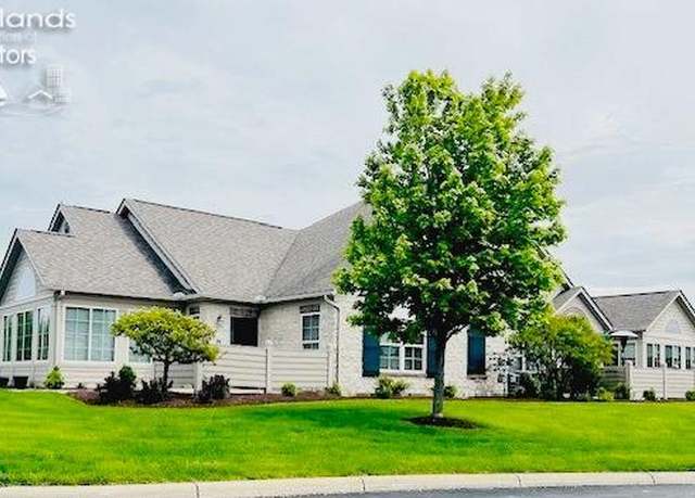 Property at 2780 Canterbury Cir Unit A, Port Clinton, OH 43452, 2 beds, 2 baths