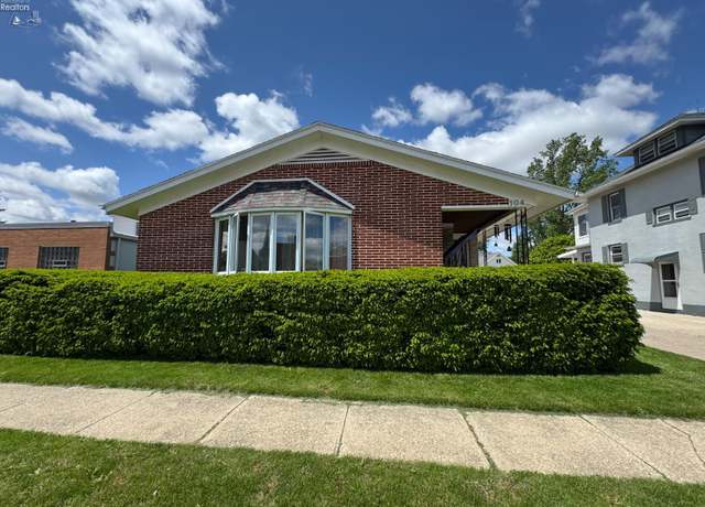 Property at 104 N Wood St, Fremont, OH 43420, 3 beds, 3 baths