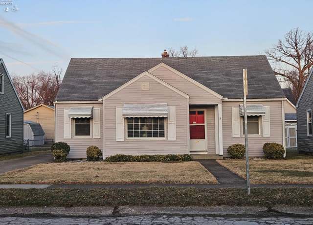 Property at 124 Walnut St, Port Clinton, OH 43452, 3 beds, 1 bath