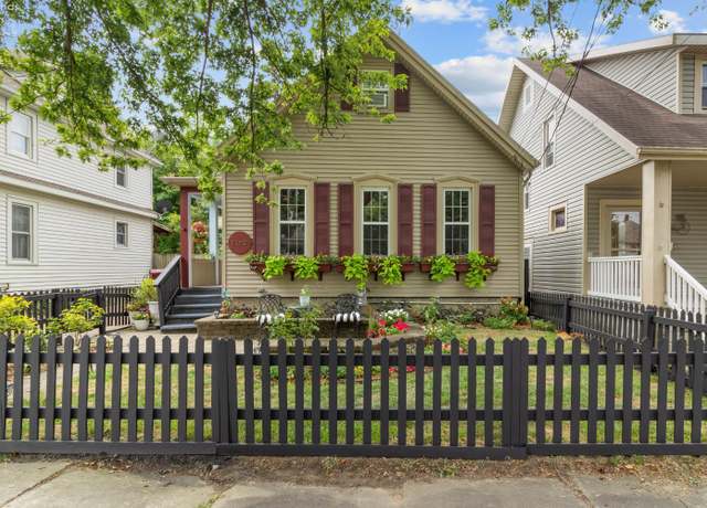 Property at 1112 W Osborne St, Sandusky, OH 44870, 3 beds, 1 bath