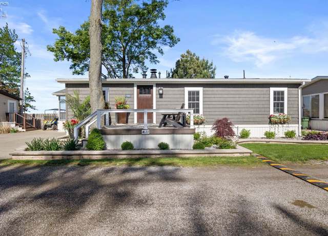 Property at 8452 E Bayshore Rd #22, Marblehead, OH 43440, 3 beds, 2 baths
