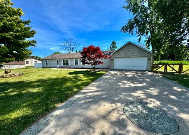 Property at 1550 E Lockwood Rd, Port Clinton, OH 43452, 4 beds, 2 baths