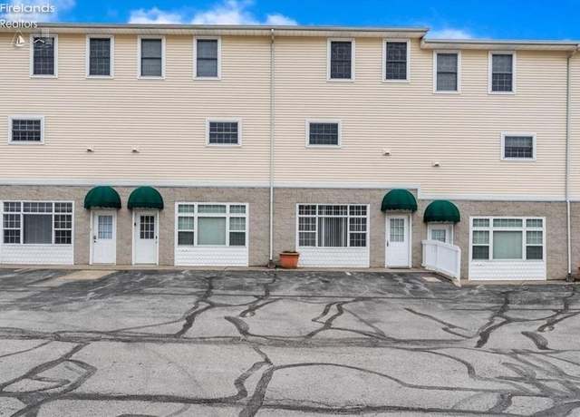Property at 107 Legends Ln, Marblehead, OH 43440, 3 beds, 3.5 baths
