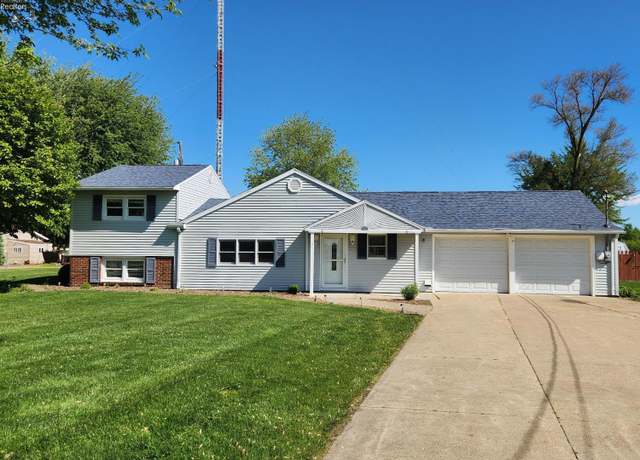 Property at 1300 Castalia Rd, Fremont, OH 43420, 3 beds, 2 baths