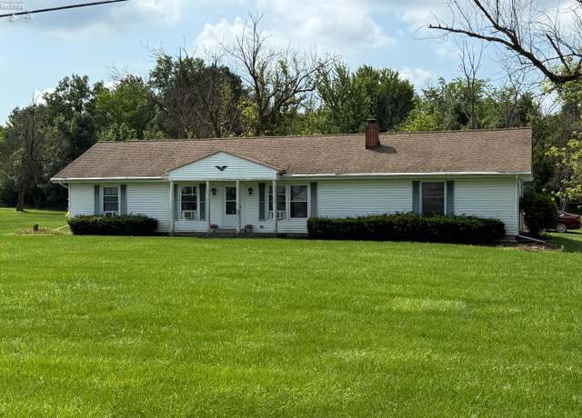 Property at 643 Holiday Dr, Willard, OH 44890, 3 beds, 2 baths