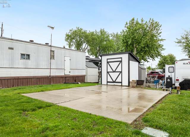Property at 1220 W Richey Rd, Port Clinton, OH 43452