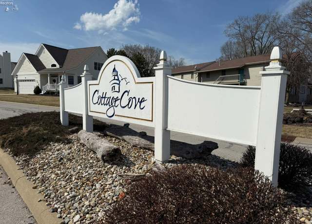 Property at 157 Cottage Cove Dr, Marblehead, OH 43440