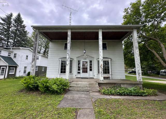 Property at 139 Prospect St, Tiffin, OH 44883, 3 beds, 2 baths
