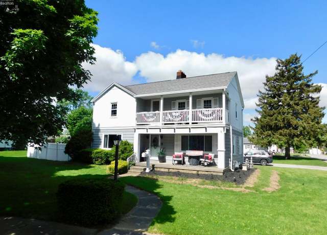 Property at 200 Lawrence St, Bellevue, OH 44847, 4 beds, 2.5 baths