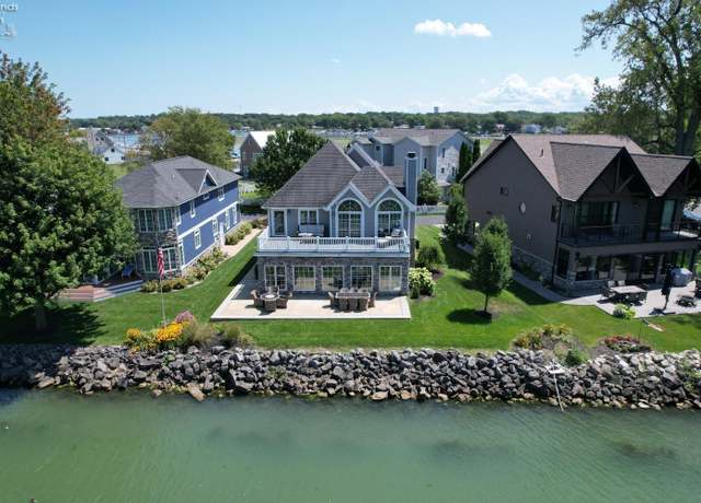 Property at 8051 E Lake Blvd, Marblehead, OH 43440, 4 beds, 3 baths