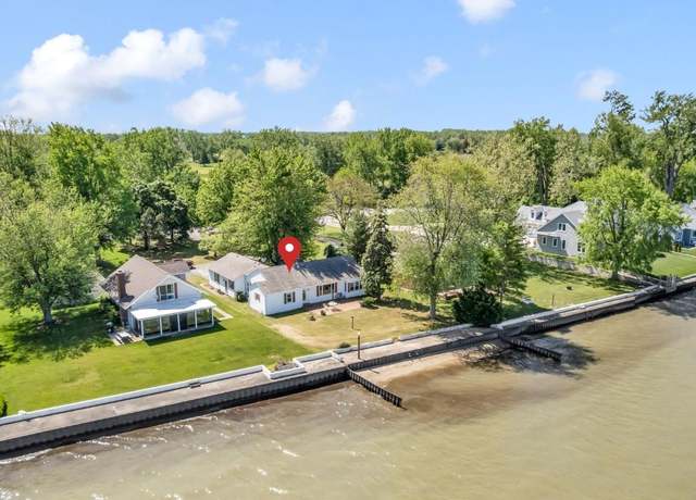Property at 2637 E Sand Rd, Port Clinton, OH 43452, 3 beds, 2 baths