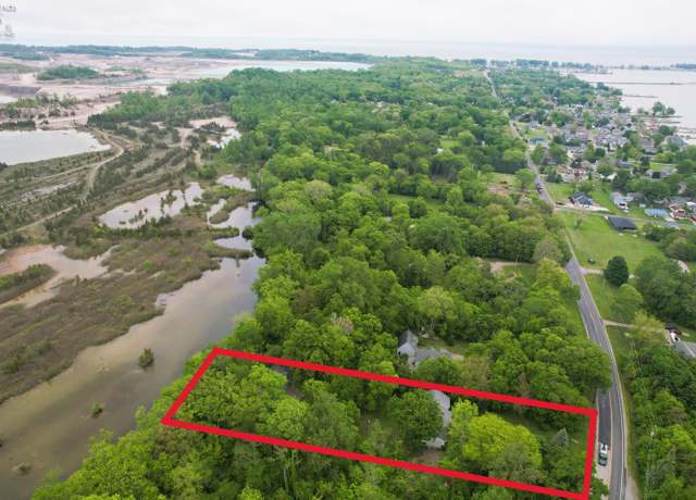 Property at 9343 E Bayshore Rd, Marblehead, OH 43440, 3 beds, 2 baths