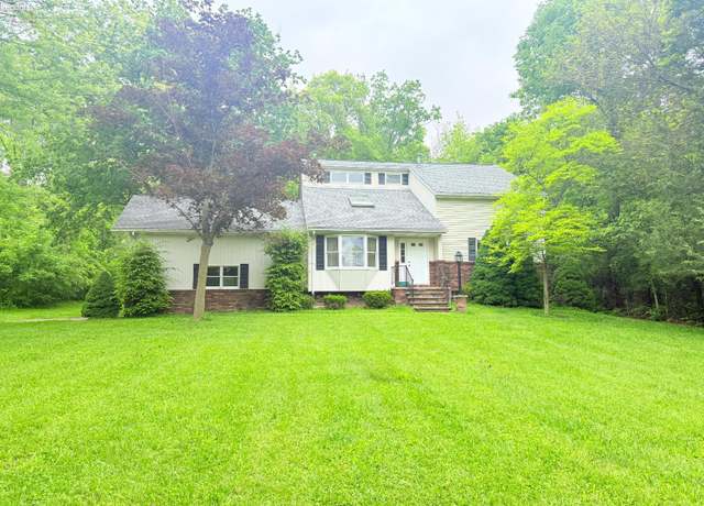 Property at 9343 E Bayshore Rd, Marblehead, OH 43440, 3 beds, 2 baths