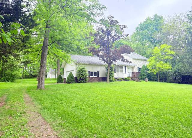 Property at 9343 E Bayshore Rd, Marblehead, OH 43440, 3 beds, 2 baths