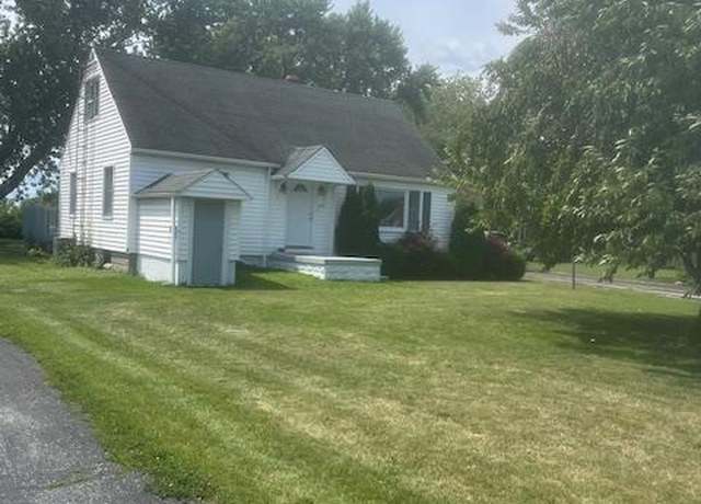 Property at 1254 W Fremont Rd, Port Clinton, OH 43452, 3 beds, 1.5 baths