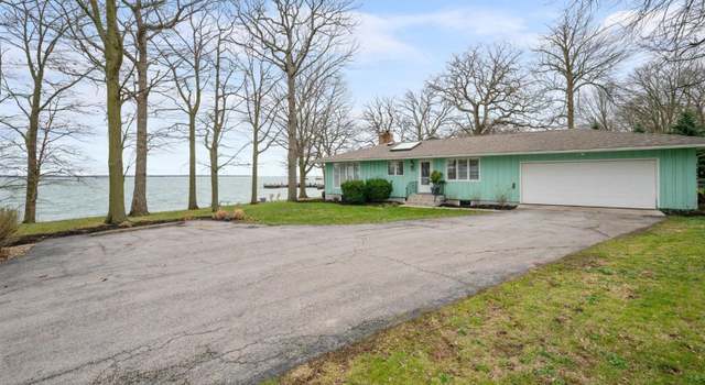 Photo of 725 Lake St, Marblehead, OH 43440