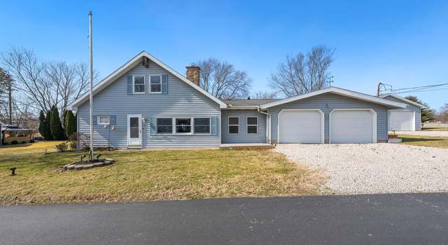 Photo of 2976 N Chickadee Dr, Port Clinton, OH 43452