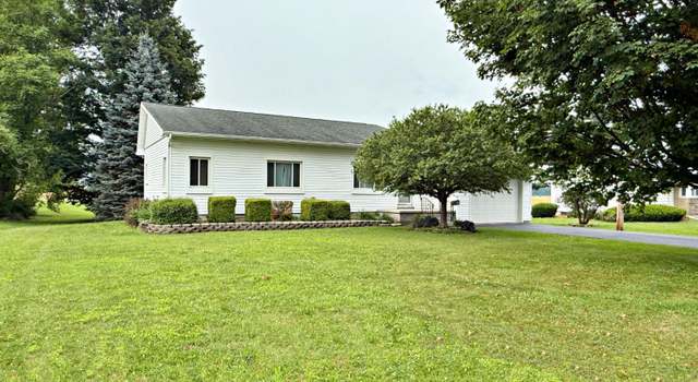 Photo of 41 W New Haven St, Bloomville, OH 44818