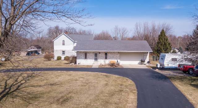 Photo of 40 Laird Dr, Fremont, OH 43420