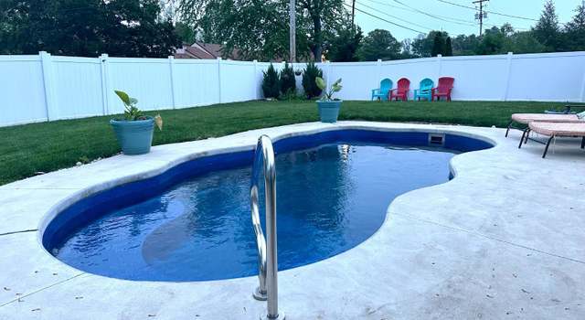 Photo of 1432 River Dr, Fremont, OH 43420