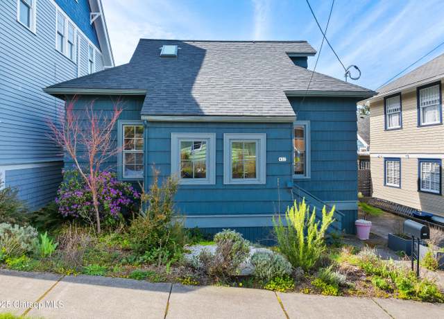 Property at 937 14th St, Astoria, OR 97103, 2 beds, 1 bath