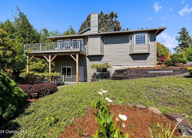 Property at 285 Waldorf Pl, Astoria, OR 97103, 5 beds, 3.5 baths