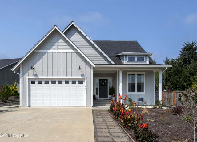 Property at 1190 Bugle Ave, Warrenton, OR 97146, 3 beds, 2 baths