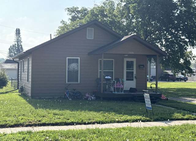 Property at 1006 7th St, Norfolk, NE 68701, 2 beds, 1 bath