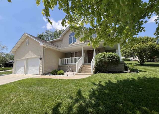 Property at 1207 27th St, Norfolk, NE 68701, 4 beds, 4 baths