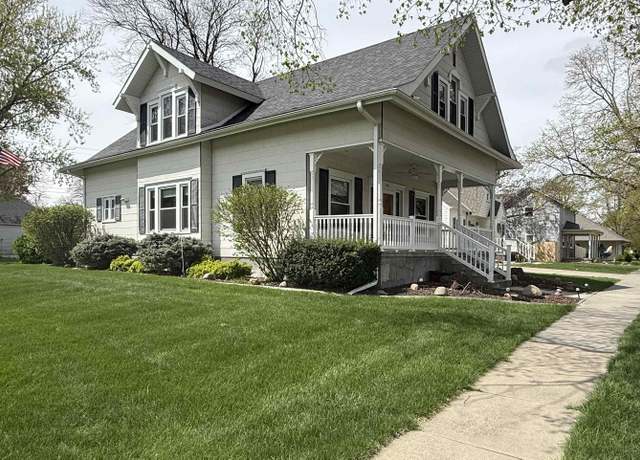 Property at 501 Oak St, Humphrey, NE 68642, 4 beds, 2 baths