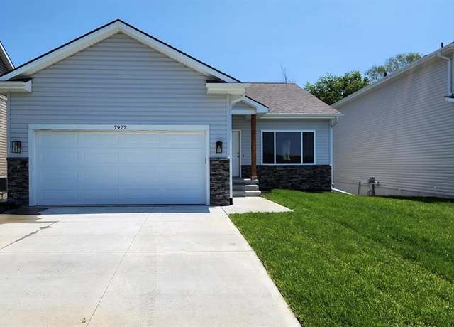 Property at 7927 93rd St, Omaha, NE 68122, 4 beds, 3 baths