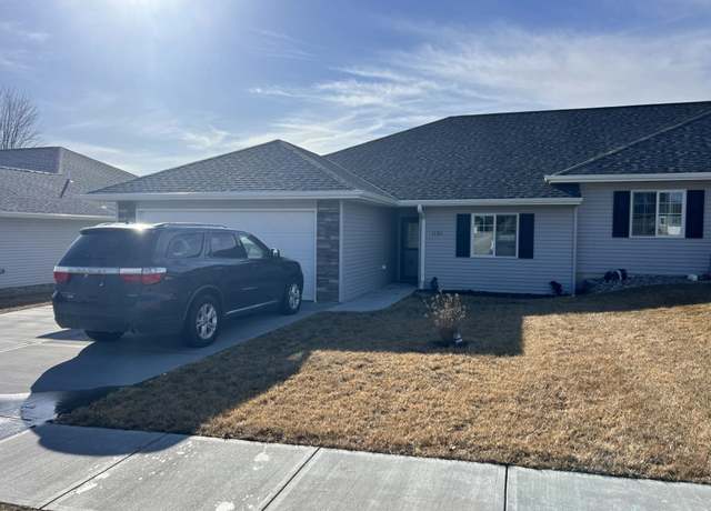 Property at 1121 Meadow Rdg, Norfolk, NE 68701, 2 beds, 2 baths