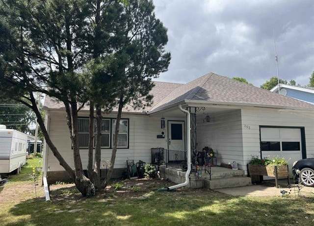 Property at 202 17 St, Norfolk, NE 68701, 3 beds, 1 bath