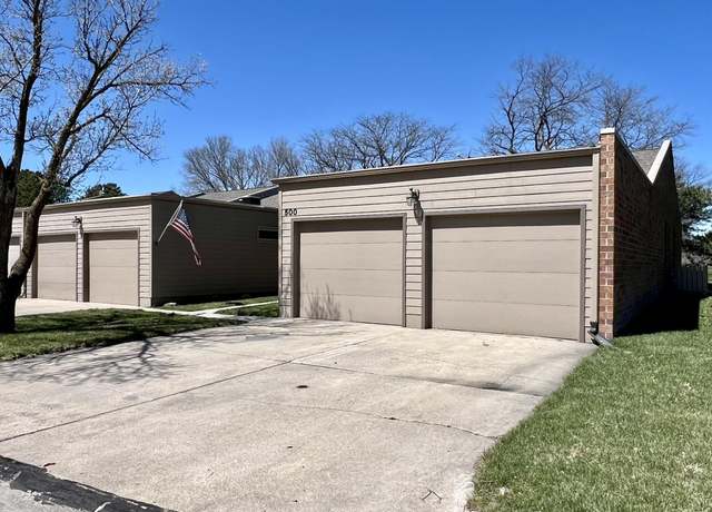 Property at 500 Hespe Dr, Norfolk, NE 68701, 2 beds, 3 baths