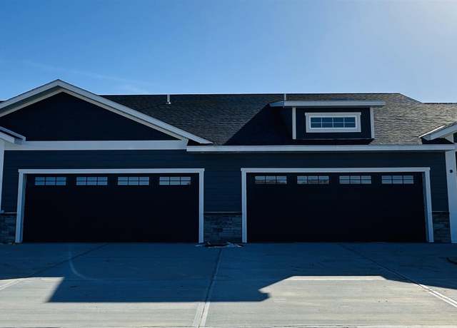 Property at 3306 Dover Dr, Norfolk, NE 68701, 2 beds, 2 baths