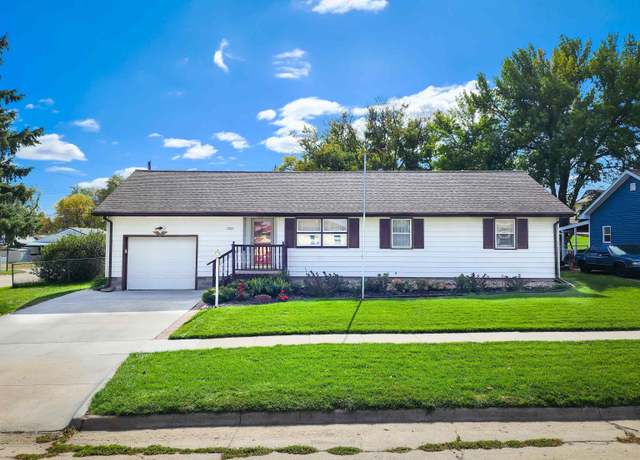 Property at 1201 Grant Ave, Norfolk, NE 68701, 3 beds, 1 bath