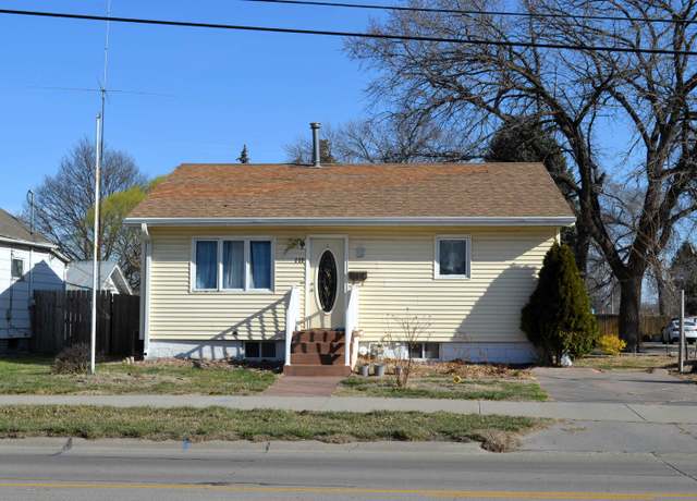 Property at 112 Pasewalk Ave, Norfolk, NE 68701, 2 beds, 2 baths