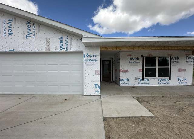 Property at 301 Martin, Unit 2 St, Battle Creek, NE 68715, 3 beds, 2 baths