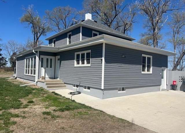 Property at 905 South Airport Rd, Norfolk, NE 68701, 5 beds, 2 baths