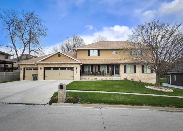 Property at 1626 Blackberry Dr, Norfolk, NE 68701, 3 beds, 3 baths