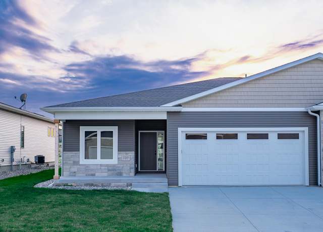 Property at 2205 26th St, Norfolk, NE 68701, 2 beds, 2 baths